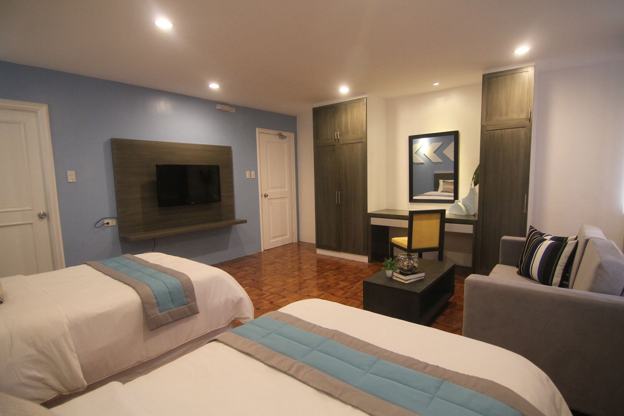 Reddoorz Plus @ Casino Street Makati Макати Экстерьер фото