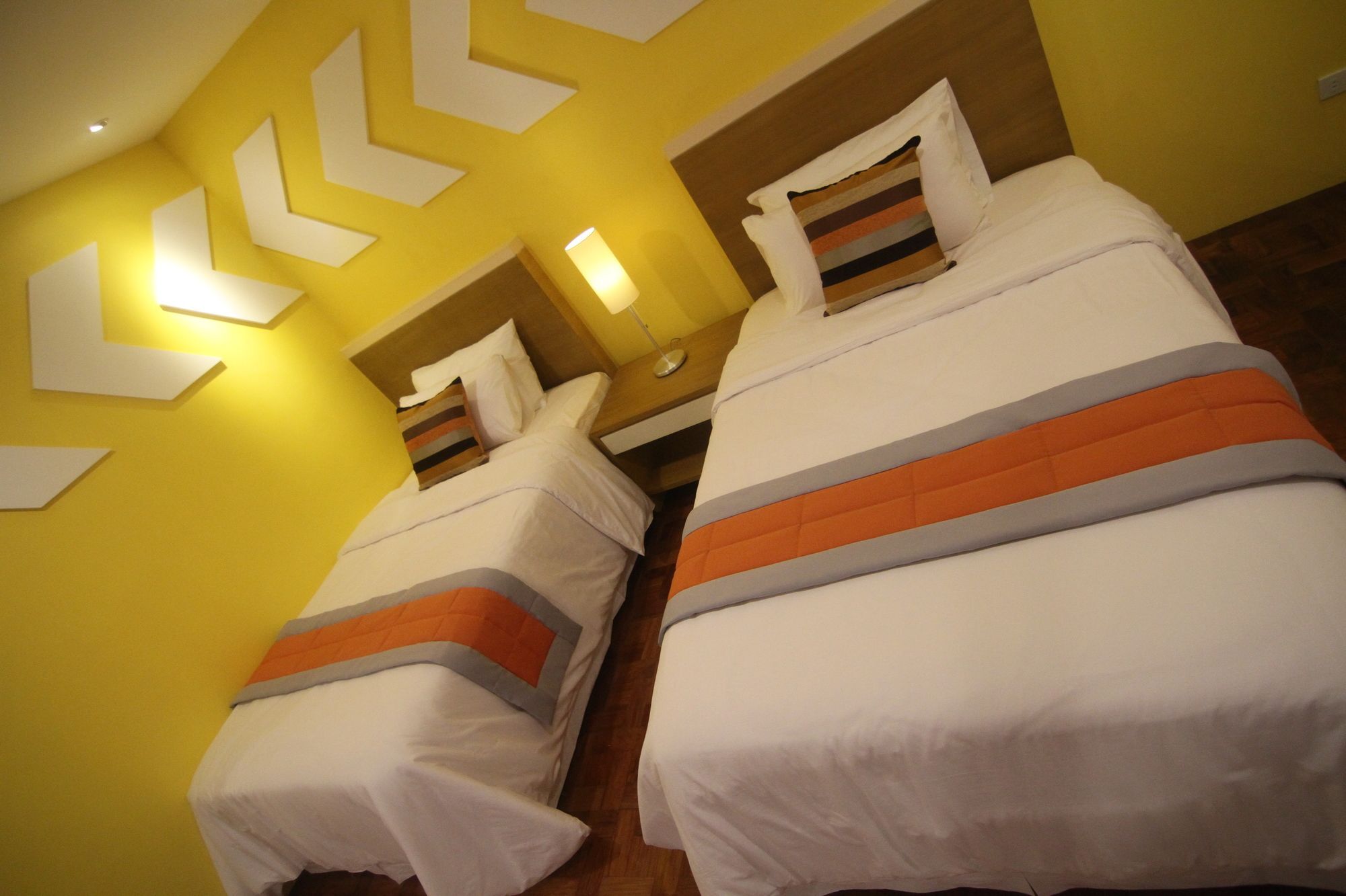 Reddoorz Plus @ Casino Street Makati Макати Экстерьер фото