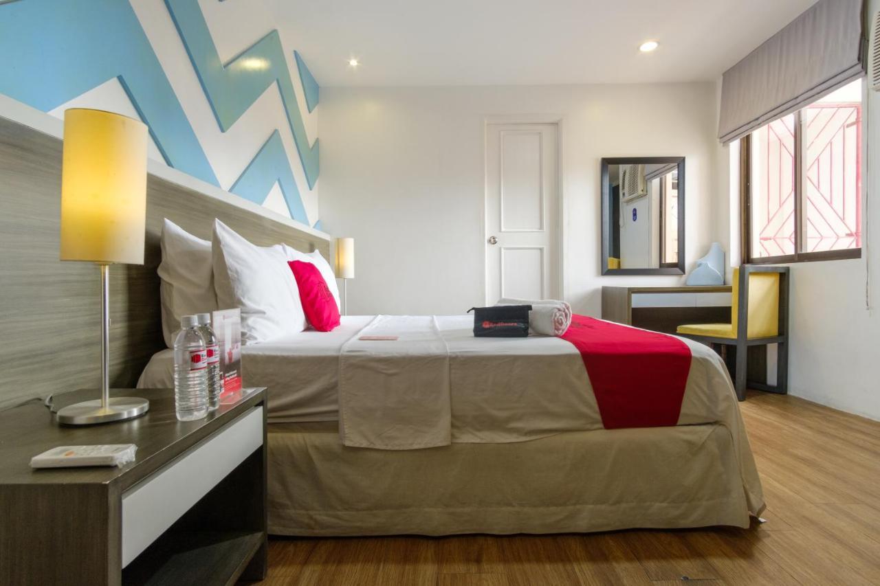 Reddoorz Plus @ Casino Street Makati Макати Экстерьер фото